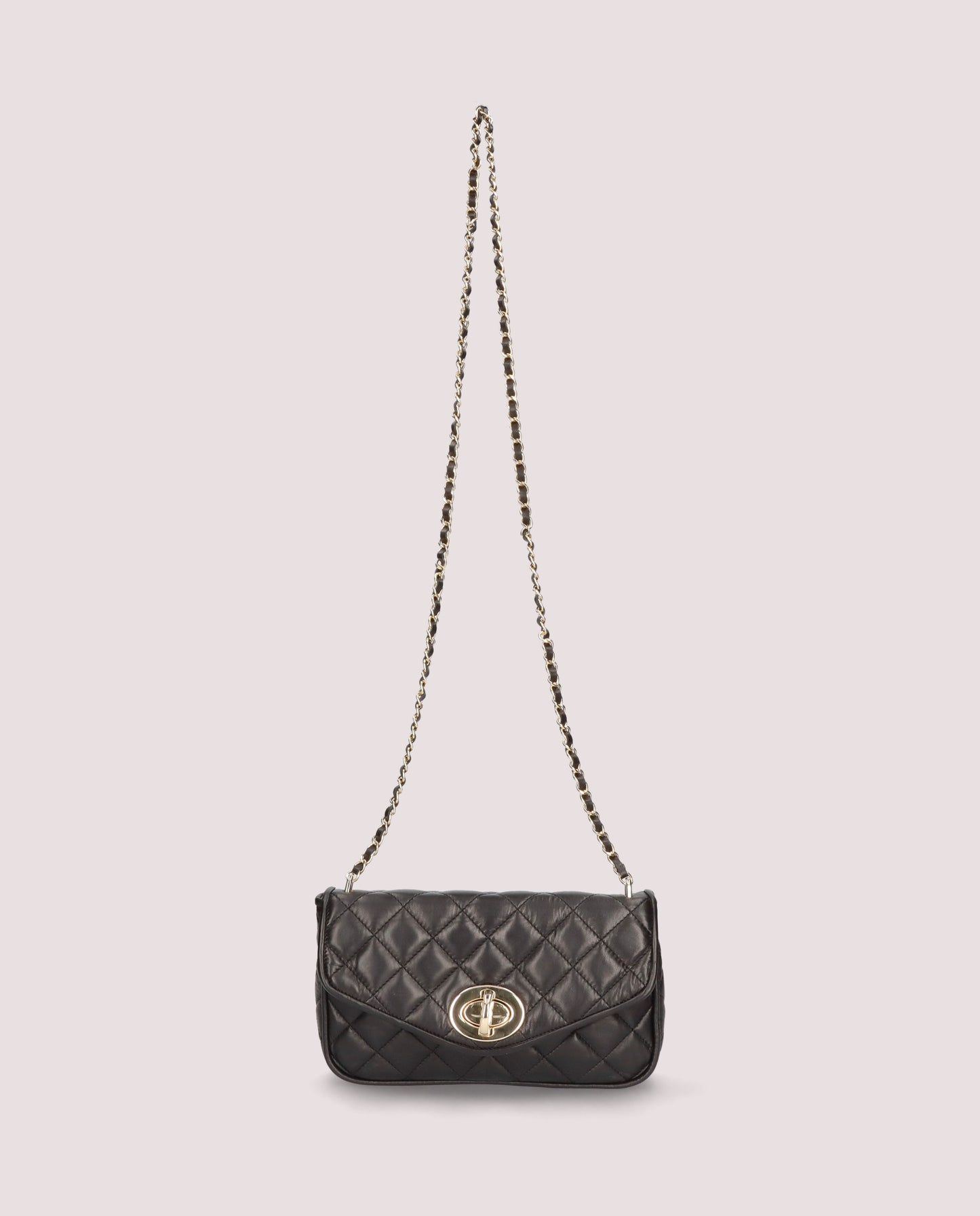 حقائب اليد الصغيرة وحقائب الكلاتش